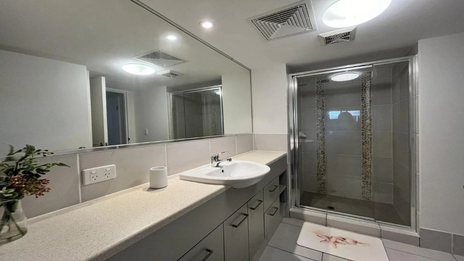 Seabourn Unit 502 Apartment Caloundra