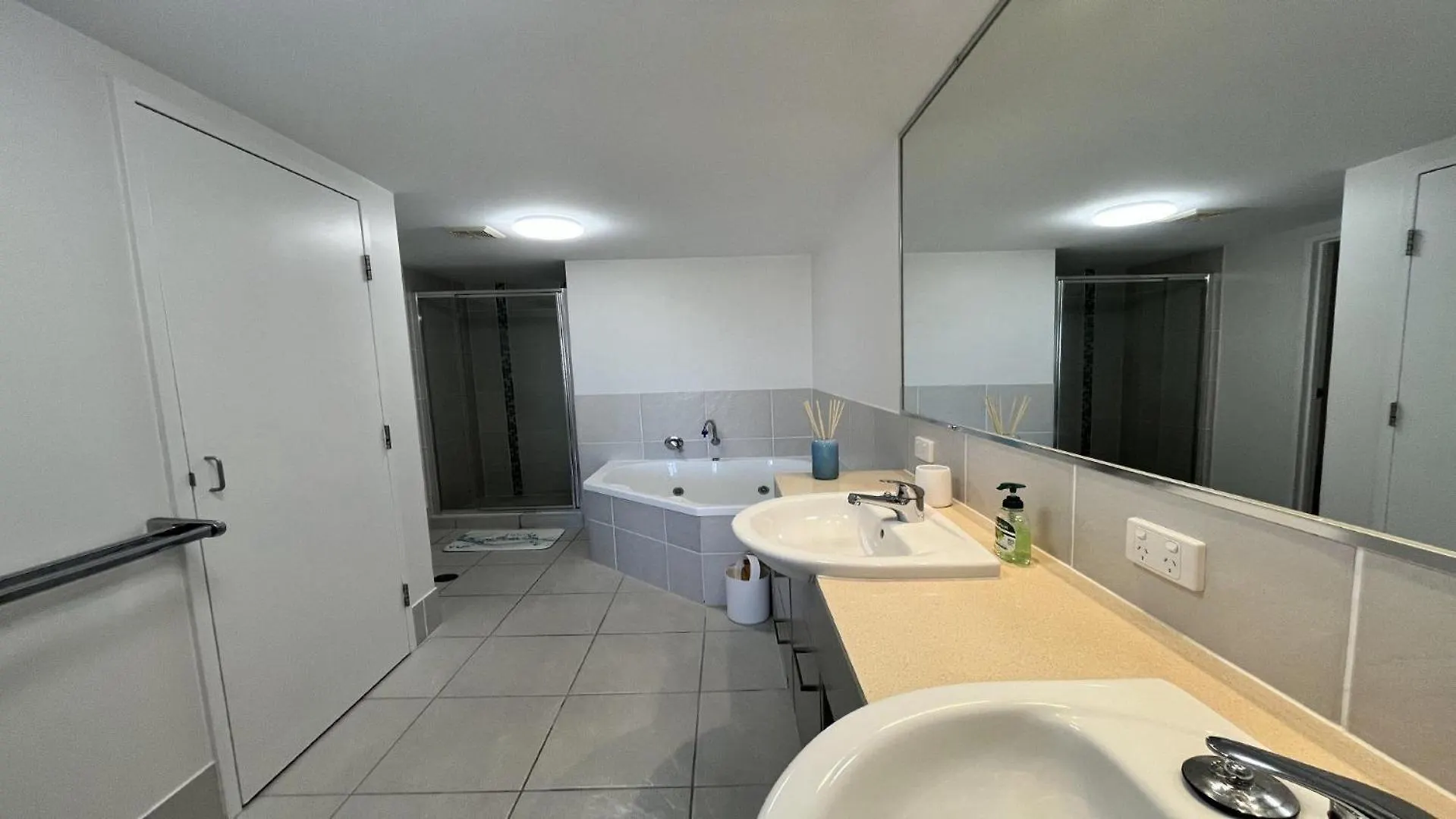 Seabourn Unit 502 Apartment Caloundra