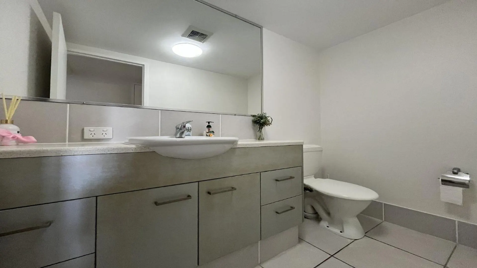 Seabourn Unit 502 Apartment Caloundra 0*,